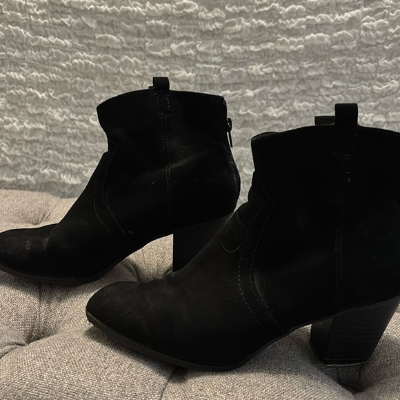 Suede black booties - Picture 1 of 4